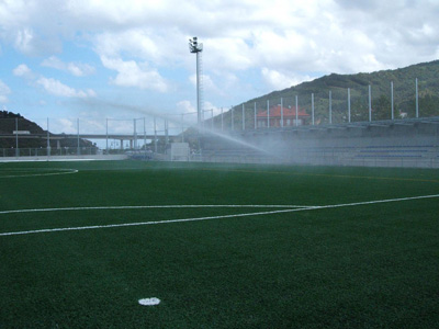 imagen de riego campo de futbol